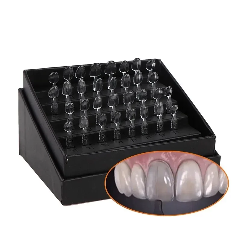Kit di 32 Stampi per Faccette  - Teeth Whitening Kit recensione e prezzo
